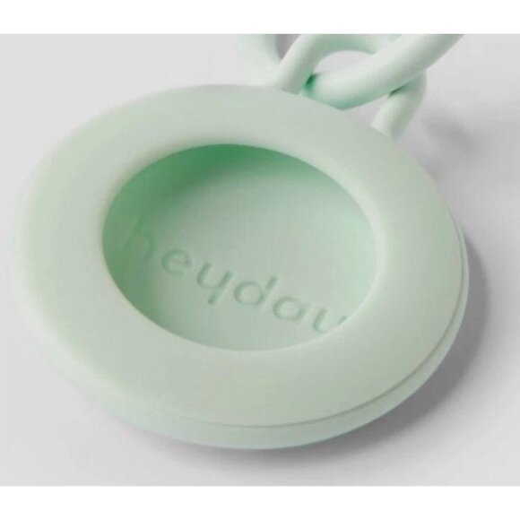 Heyday Keychain & Holder For Apple AirTag With Gold Clip - Picture 4 of 4